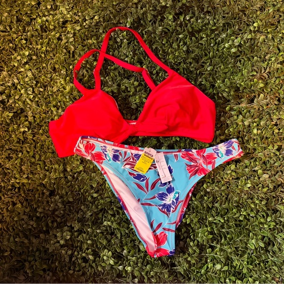 Cupshe Red and Blue Bikini with Tropical Flair - Picture 3 of 6